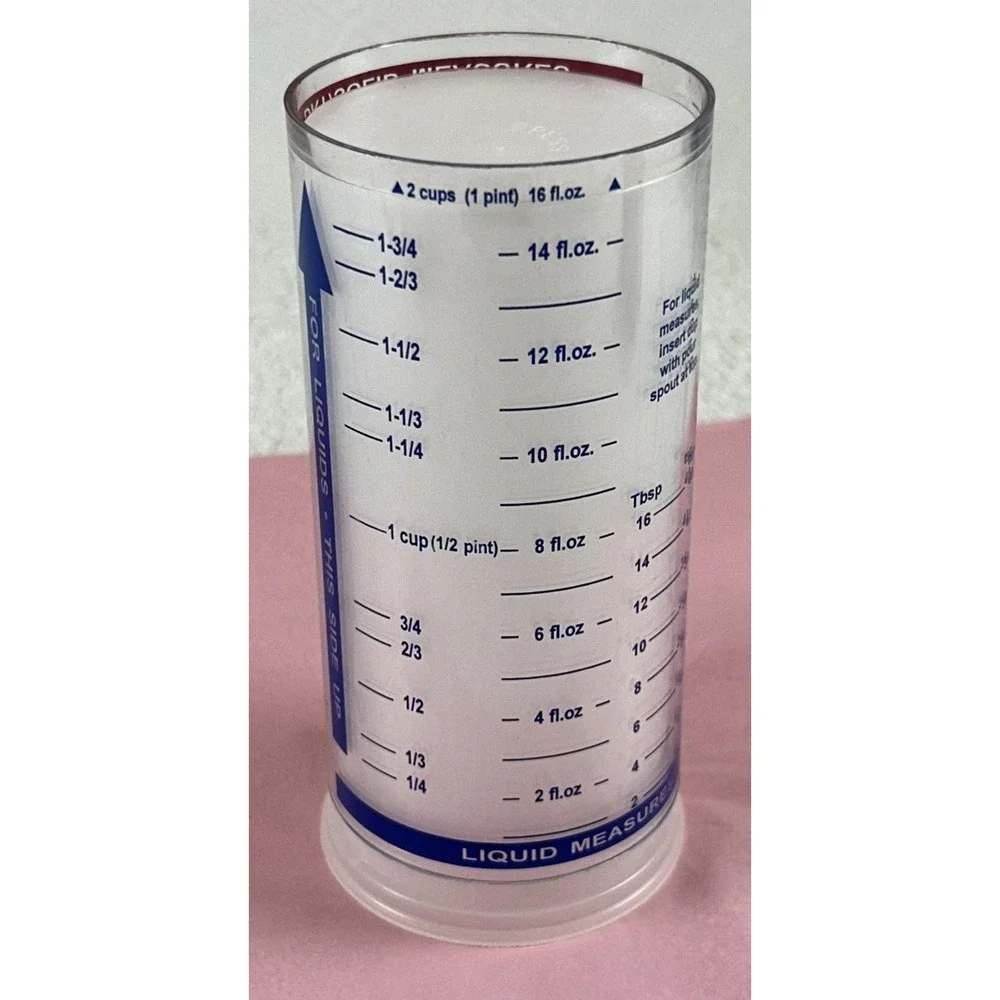 Pampered Chef 2 Cup Liquid Dry/Solid Adjustable Measuring Cup w/Spout **EUC**